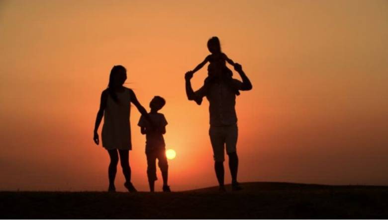 Membesarkan Anak dengan Ikhlas Tidak Berharap Balas