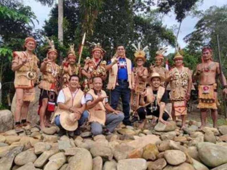 Filosofi Ganteng ala Pegiat Literasi