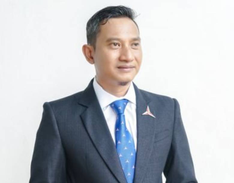 Indrata Nur Bayuaji, Pemimpin Muda Pacitan