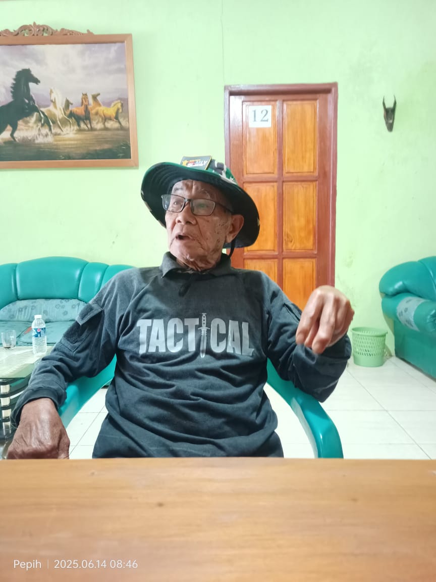 Lewi G. Paru, Petani Organik Penjaga Martabat Adat Krayan